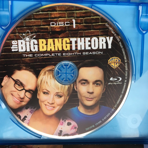 2/$15 The Big Bang Theory Season 8 Blu-Ray - Picture 2 of 5